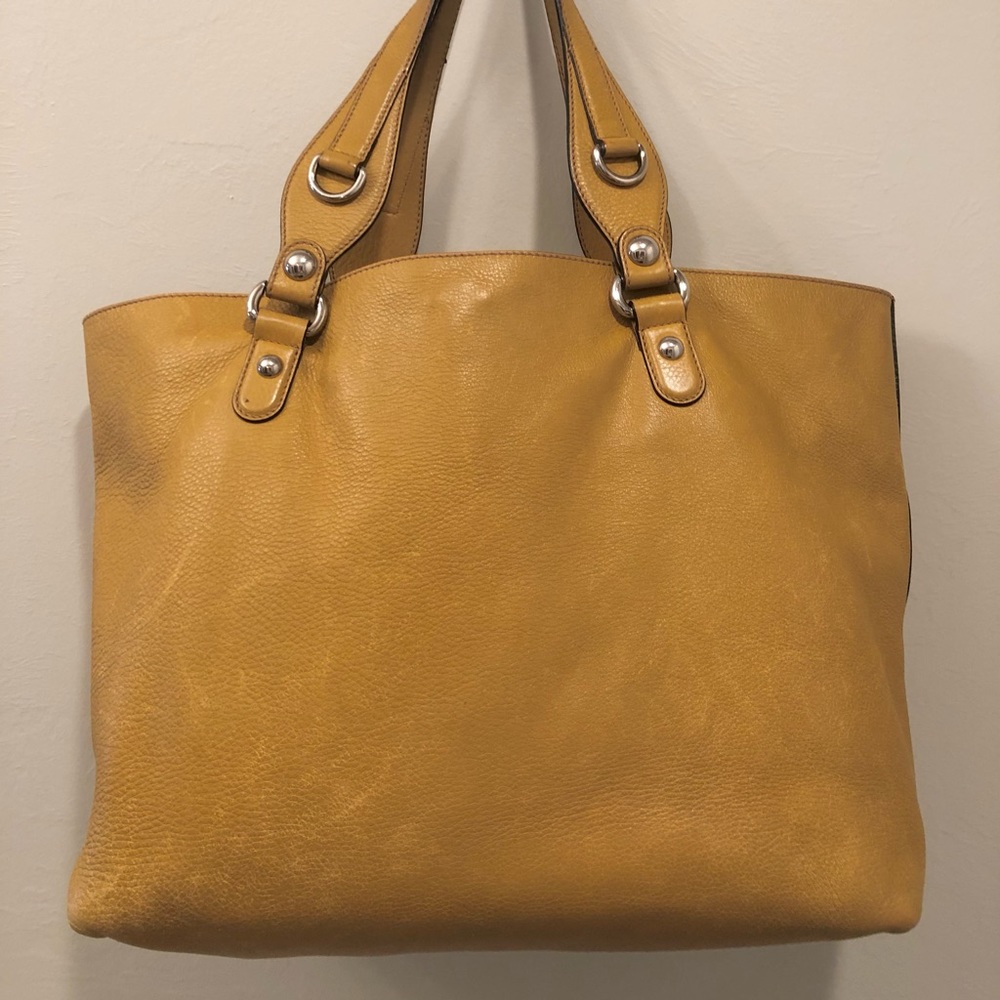 Authentic Gucci Handbag - Picture 2 of 9
